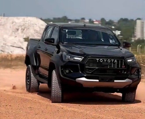 🏆Toyota Hilux GR 2024 OU 240K! 🛻